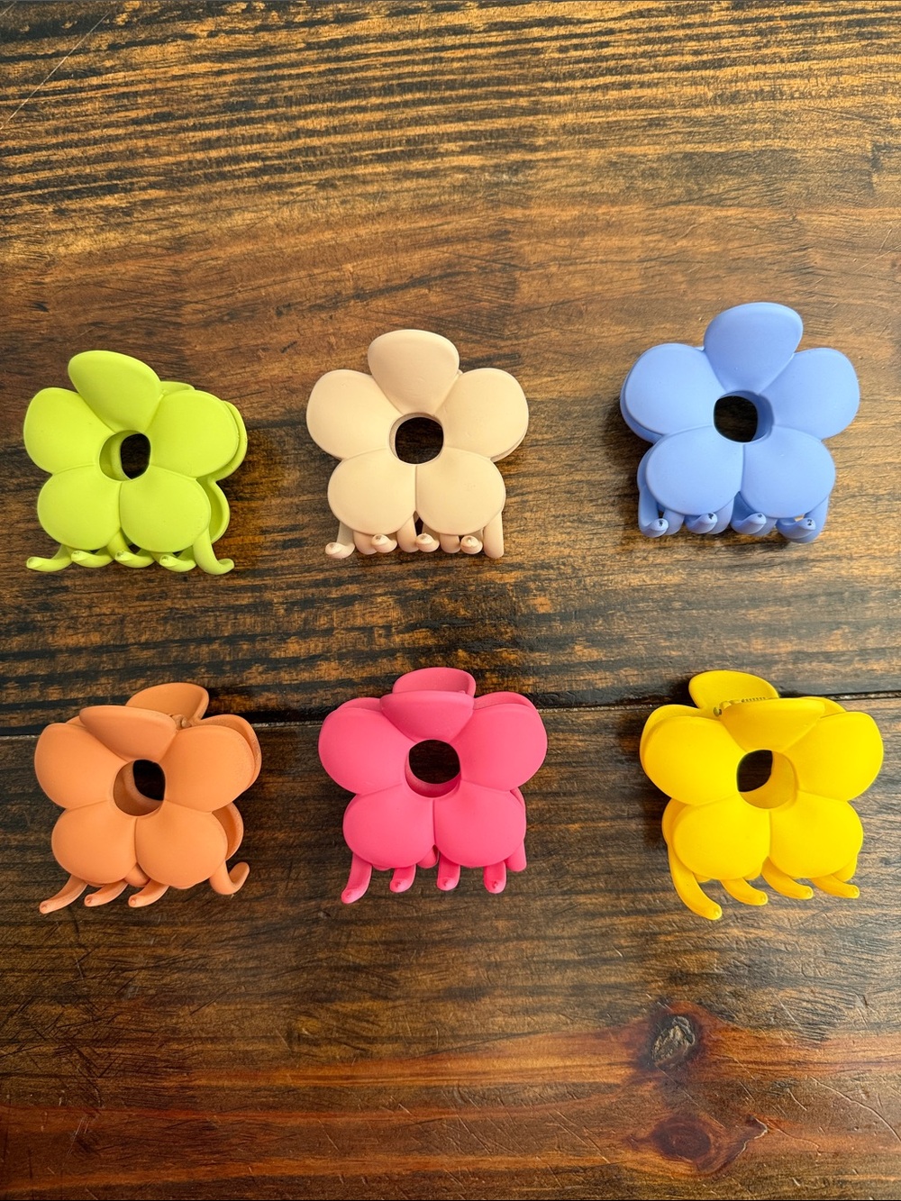 Cute Flower Hair Claw Clips: Multiple Colors Available (OS)